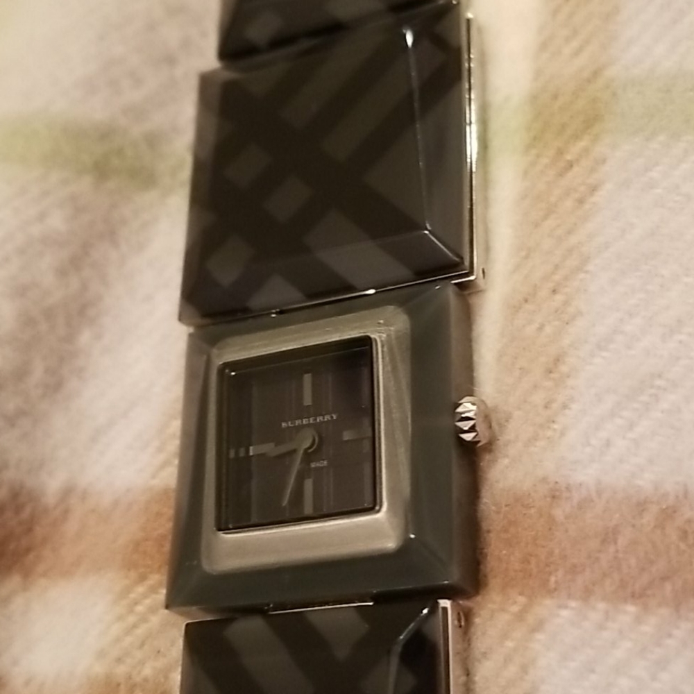 Burberry Watch - Picture 9 of 10